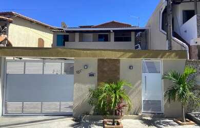 Imagem: A casa possui 2 Dormitórios e 1 Vaga na garagem e está localizado