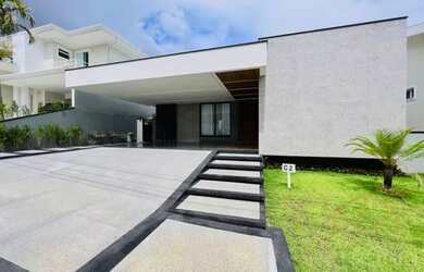 Imagem: A casa em condomínio possui 4 Dormitórios, 4 Banheiros, 5