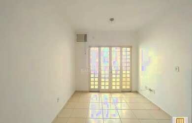 Imagem: O apartamento possui 2 Dormitórios, 2 Banheiros, 2 Vagas na