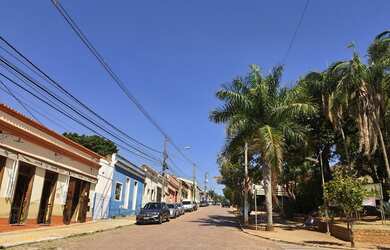 Imagem 5: LINDO TERRENO DE ESQUINA, NA FRENTE DO LAGO COM VISTA PARA AS MONTANHAS NO COND. MORADA DA