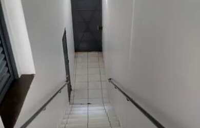 Imagem: O depósito possui 5 Vagas na garagem, 520m² de Área e está