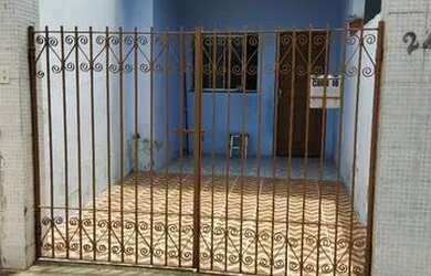 Imagem: A casa possui 3 Dormitórios, 2 Banheiros, 1 Vaga na garagem