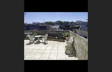 Imagem: A casa possui 3 Dormitórios, 1 Banheiro, 1 Vaga na garagem