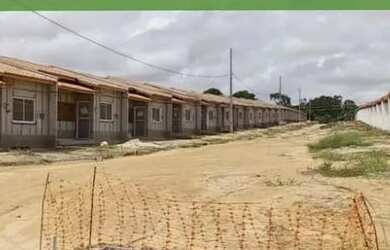 Imagem: A casa em condomínio possui 2 Dormitórios, 2 Banheiros, 1