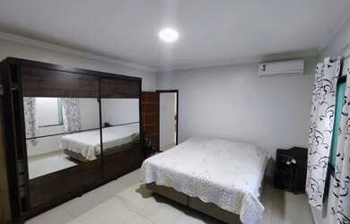 Imagem: A casa em condomínio à venda possui 3 Dormitórios, 3 Banheiros