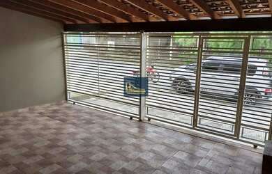 Imagem: A casa possui 3 Dormitórios, 2 Banheiros e 130m² de Área