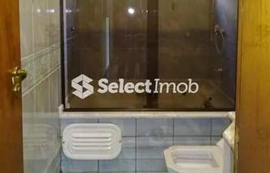 Imagem: A casa possui 3 Dormitórios, 5 Banheiros, 5 Vagas na garagem