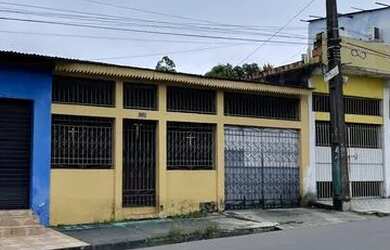 Imagem: A casa possui 3 Dormitórios, 3 Banheiros, 1 Vaga na garagem