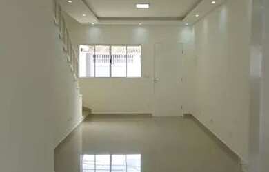 Imagem: A casa possui 2 Dormitórios, 2 Banheiros, 2 Vagas na garagem