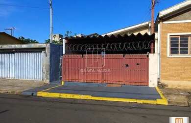 Imagem: A casa possui 2 Dormitórios, 1 Banheiro, 2 Vagas na garagem