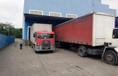 Imagem: O depósito possui 2.200m² de Área e está localizado em