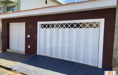 Imagem: A casa possui 5 Dormitórios, 5 Banheiros, 3 Vagas na garagem