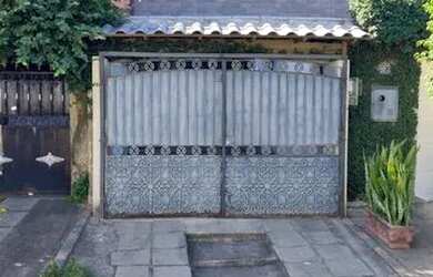 Imagem: A casa possui 2 Dormitórios, 1 Banheiro, 1 Vaga na garagem