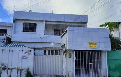 Imagem: A casa possui 2 Dormitórios, 2 Banheiros, 1 Vaga na garagem