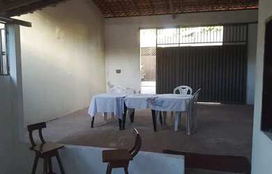 Imagem: A casa possui 2 Dormitórios, 2 Vagas na garagem e está localizado