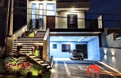 Imagem: A casa em condomínio e possui Dormitórios, Suítes, Banheiros