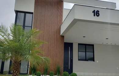 Imagem: A casa em condomínio possui 4 Dormitórios, 4 Banheiros, 4