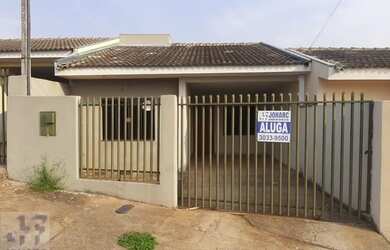 Imagem: A casa possui 2 Dormitórios, 1 Banheiro, 1 Vaga na garagem