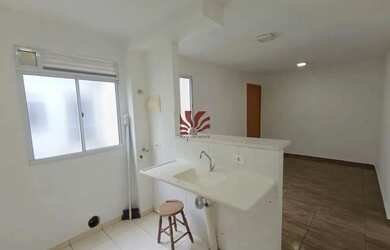 Imagem: O apartamento possui 2 Dormitórios, 1 Banheiro, 1 Vaga na garagem