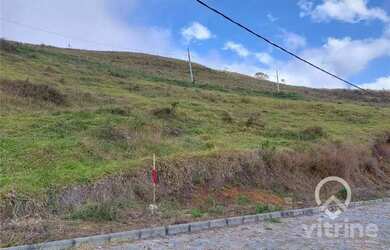 Imagem: O terreno possui 527m² de Área e está localizado em Cônego