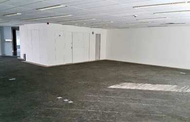 Imagem: O depósito possui 5 Vagas na garagem, 150m² de Área e está