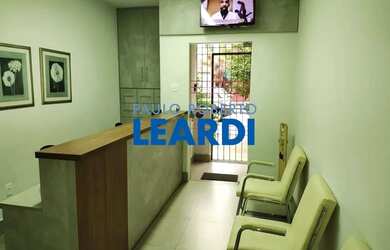 Imagem: A casa possui 4 Dormitórios, 3 Banheiros, 80m² de Área e