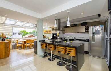 Imagem 3: Casa com 3 dormitórios para alugar, 323 m² por R$ 7.000/mês - Bacacheri...