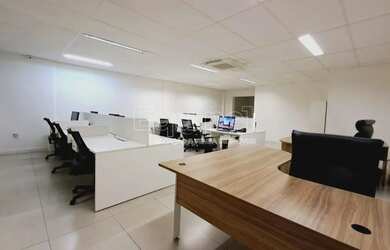 Imagem 2: Conjunto de salas para locação com acabamento de alto luxo no Lourdes ,235 m² e 2 vagas