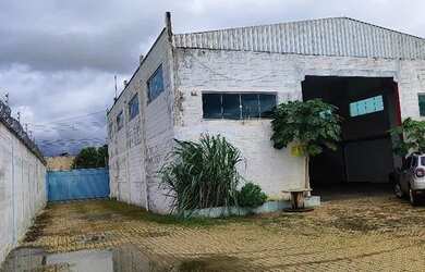 Imagem: O depósito possui 5 Vagas na garagem, 1.175m² de Área e