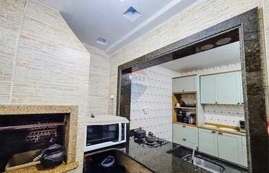 Imagem 11: Sobrado no centro de Matinhos à 4 quadras do Mar