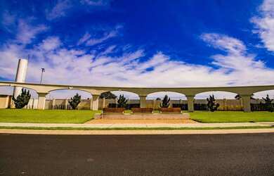 Imagem: O terreno possui 457m² de Área e está localizado em Nova