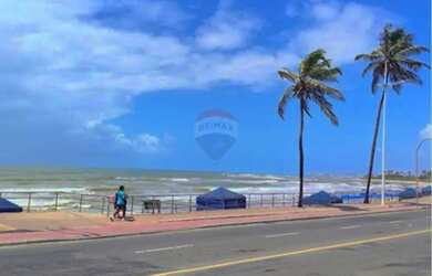 Imagem: O depósito possui 5 Vagas na garagem e 1637m² de Área e está