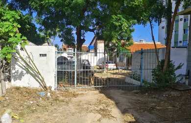 Imagem: A casa possui 2 Dormitórios, 1 Banheiro, 5 Vagas na garagem