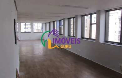 Imagem: O depósito possui 2 Vagas na garagem, 125m² de Área e está