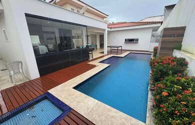 Imagem: A casa em condomínio possui 3 Dormitórios, 4 Banheiros, 3