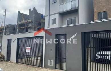 Imagem: A casa possui 3 Dormitórios, 3 Banheiros, 4 Vagas na garagem