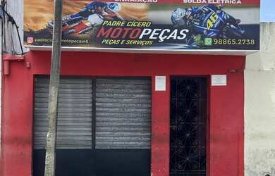 Imagem: A casa possui 3 Dormitórios, 1 Banheiro e está localizado