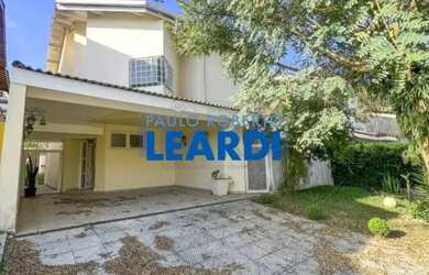 Imagem: A casa em condomínio possui 3 Dormitórios, 2 Banheiros, 4