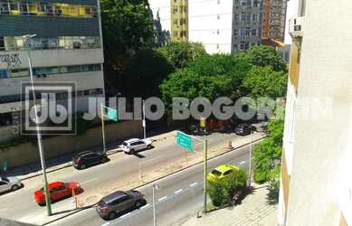 Imagem: O apartamento possui 2 Dormitórios, 2 Banheiros, 64m² de Área