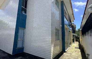 Imagem: A casa em condomínio possui 3 Dormitórios, 1 Banheiro, 1 Vaga