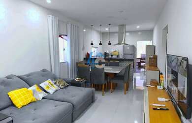 Imagem: A casa possui 3 Dormitórios, 2 Banheiros, 1 Vaga na garagem