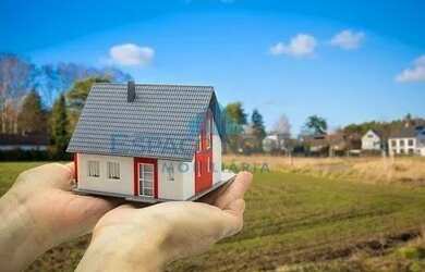 Imagem: O terreno possui 350m² de Área, Imóvel novo e está localizado