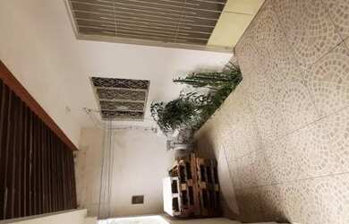 Imagem: A casa possui 3 Dormitórios, 2 Banheiros, 1 Vaga na garagem