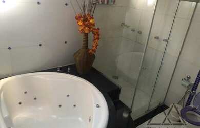 Imagem: A casa em condomínio possui 3 Dormitórios, 4 Banheiros, 4