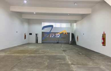 Imagem: O depósito possui 348m² de Área e está localizado em Vila