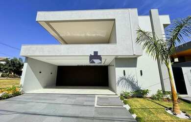 Imagem: A casa em condomínio possui 4 Dormitórios, 5 Banheiros, 4