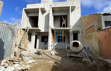 Imagem: A casa possui 2 Dormitórios, 3 Banheiros, 1 Vaga na garagem