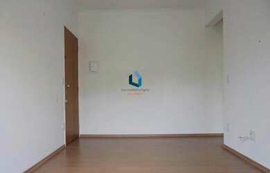 Imagem: O apartamento possui 2 Dormitórios, 1 Banheiro, 2 Vagas na