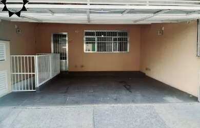 Imagem: A casa possui 4 Dormitórios, 2 Banheiros, 2 Vagas na garagem