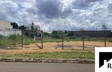 Imagem: O terreno possui 800m² de Área e está localizado em Setor